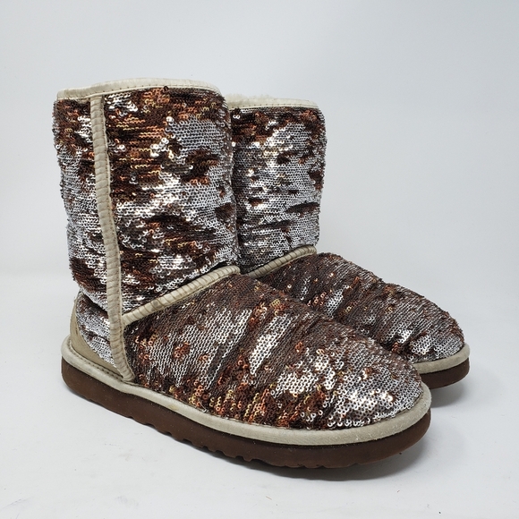 UGG Classic Short Boots Sparkle Brown Sequin Gold 3353 Sherpa Lined size 8 - Picture 1 of 9